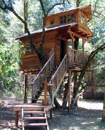 OuAbout Tree Resort Serendipity Treehouse in Oregon