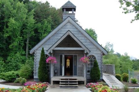 Family Reunion Chapel in Pigeon Forge